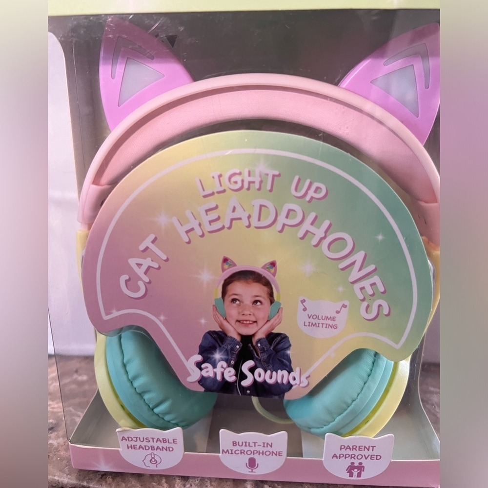 NWT-Safe Sounds Kids Cat Headphones